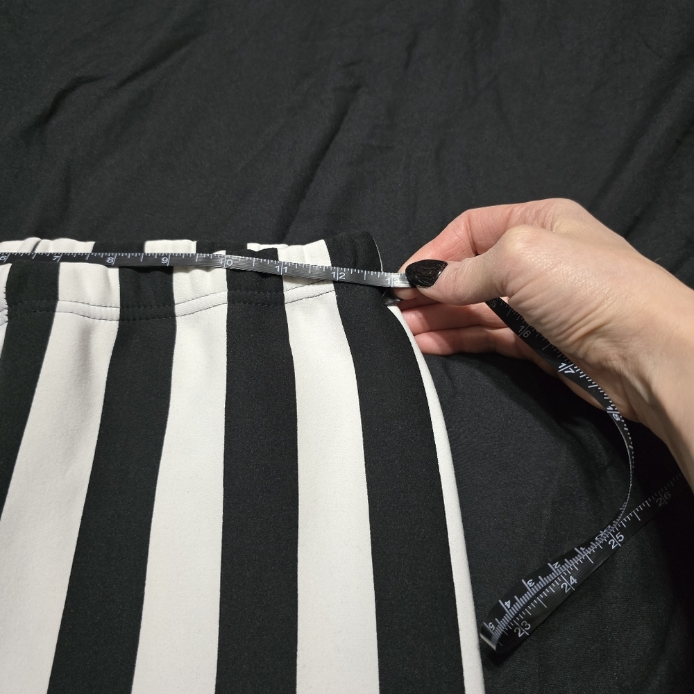 Black and White Striped Leggings, Medium - Picture 2 of 4
